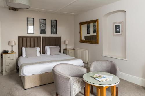 Royal Hotel - image 7