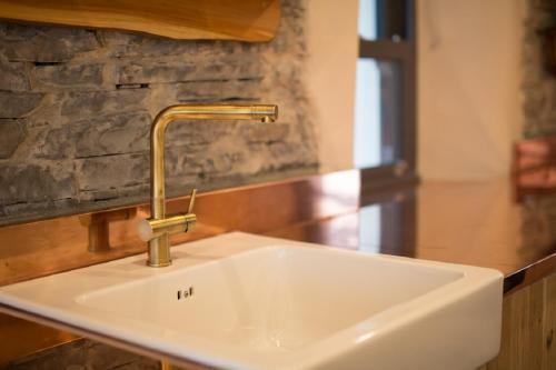 Elfin Cottage - image 2