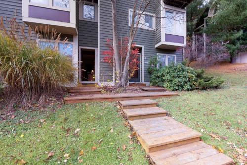 18 Winding Way in McHenry, USA