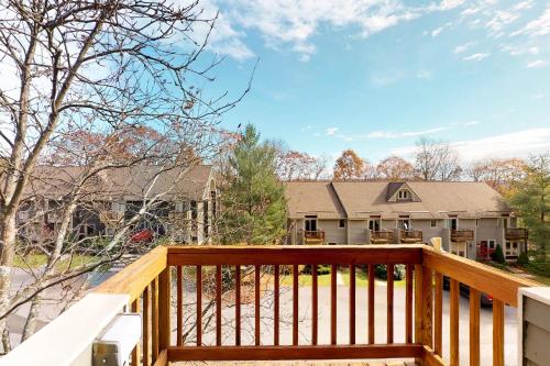 18 Winding Way in McHenry, USA