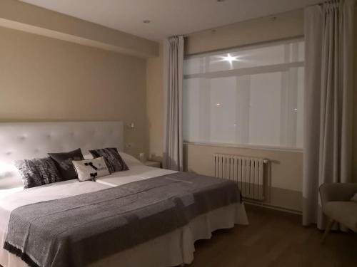 2 twin beds