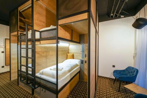 CHORS like a hotel - Capsule & NFT Boutique Hostel Bratislava - City Center - image 2