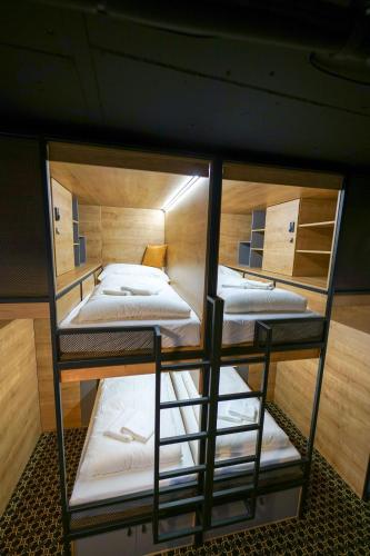 2020 Best EU Art Boutique Capsule Hostel CHORS - image 4