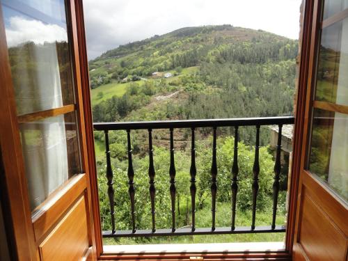 Balcony/terrace, Hotel Restaurante Casa Petronila in Taramundi