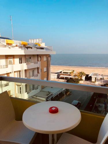 Terraza/balcón, Hotel Montecarlo in Riccione