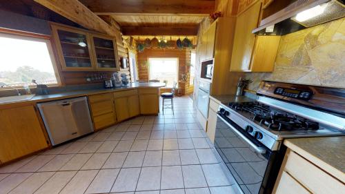 ห้องครัว, Juniper Ridge 5 BR Family Cabin in แบลนด์ดิง (ยูทาห์)