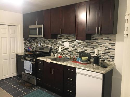 GORGEOUS HOUSE NEXT JHU in Charles Village