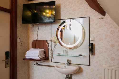 Hotel Atlanta - image 2