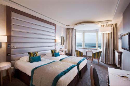room detail thumbnail 0