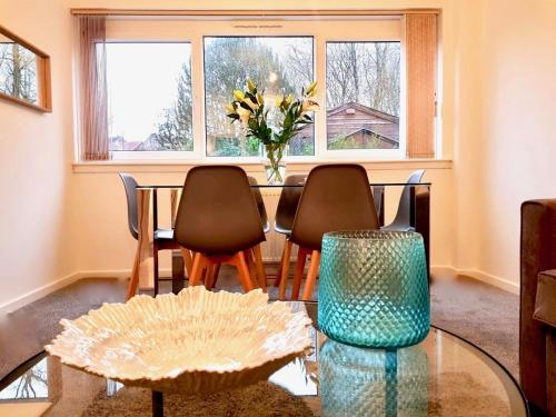 บริการและสิ่งอำนวยความสะดวก, South Calder House in โคลต์เนส