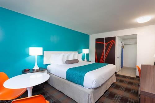 Howard Johnson by Wyndham San Diego Hotel Circle Room Type - King Room