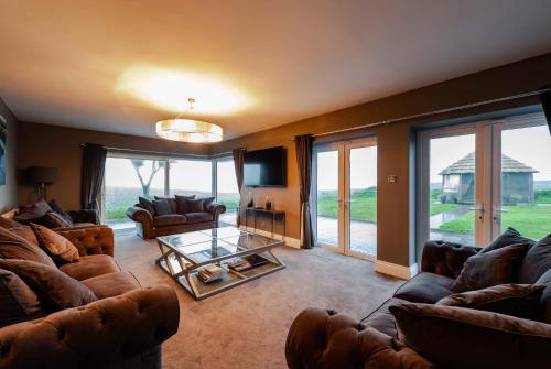 Ocean View,Kinsale, Hosted by Exquisite holiday homes, sleeps 22 in Мелоу