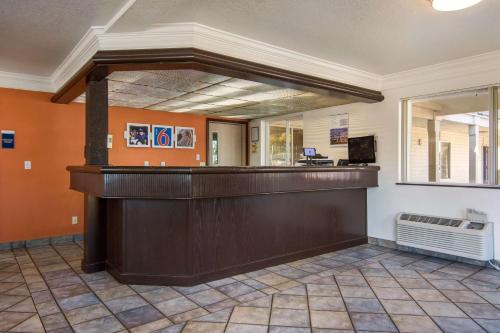 Előcsarnok, Motel 6 Portland, OR  Mall 205 near Mount Tabor Park