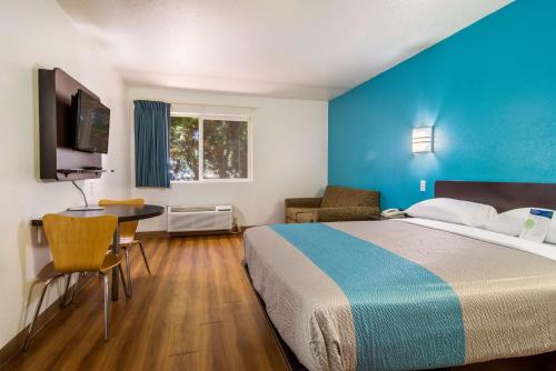 1 queen bed