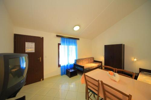 Apartments Kanegra Plava Laguna - image 5