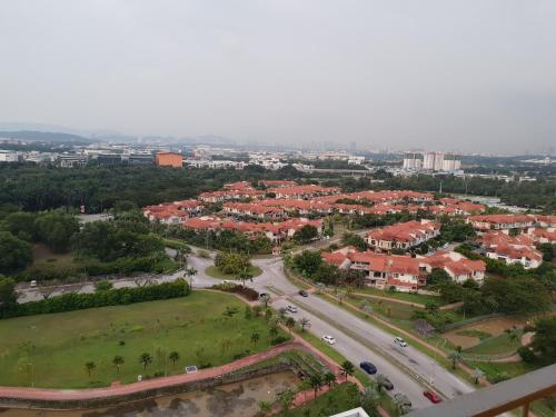 Suria Jelutong in Bukit Jelutong