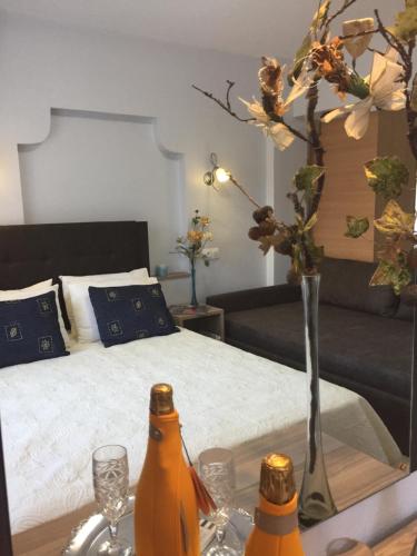 Litsa Haus Estate Residences & Suites - Adults Only & Kids 12 Plus- in آبروفالتا