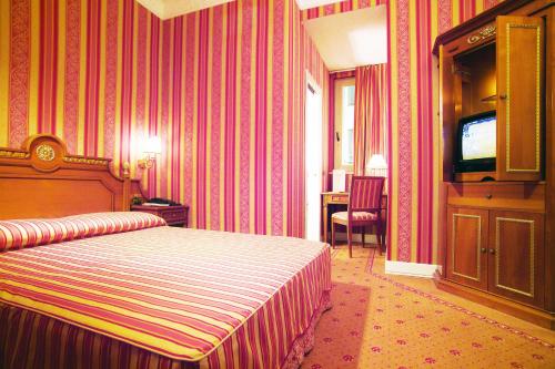 The Bailey's Hotel - image 14