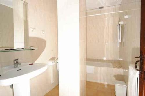 douche, Monasterio El Olivar in Andorra