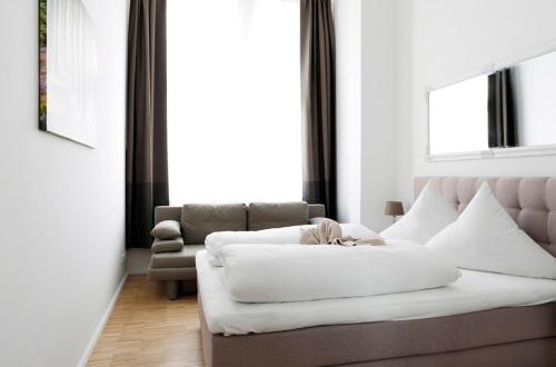 SC 04 by ROCKCHAIR Apartments l SUPERHOST Status l 4 Bedrooms Boxspringbeds 2 Bathrooms Balcony Elevator - Cozy Family & Business Flair welcomes you!, Berlino (foto 5)