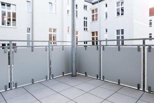 SC 04 by ROCKCHAIR Apartments l SUPERHOST Status l 4 Bedrooms Boxspringbeds 2 Bathrooms Balcony Elevator - Cozy Family & Business Flair welcomes you!, Berlino (foto 11)