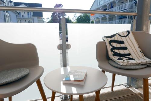 One-Bedroom Apartment with Balcony