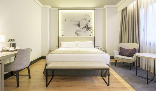 Hotel ILUNION Bilbao Room Type - Junior Suite