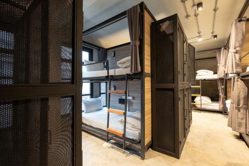 1 twin bed