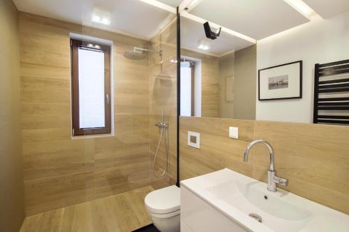 Apartment with Terrace and Sauna by Grand Apartments - image 4