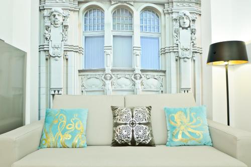 NineSuites, Siviglia
