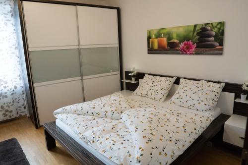 Sunshine Apartments 3