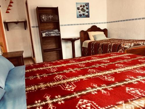 1 double bed, 2 twin beds