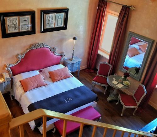 Book the Deluxe Double Room - Split Level Deluxe Double Room - Split Level