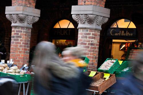 Nordic Host - City Center 2 Bed / 2 Bath - Skippergata - 3 minutes from station - image 9