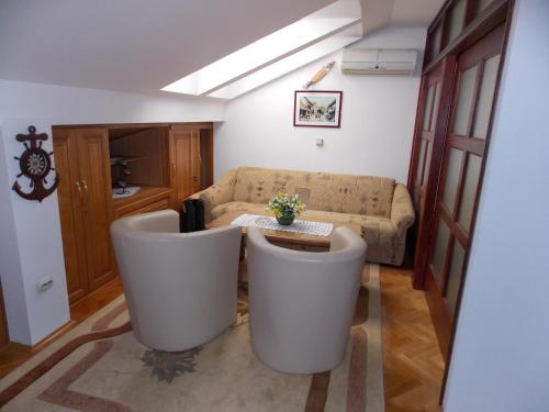 Apartments Ćutić (Apartments Cutic) in Bogovici