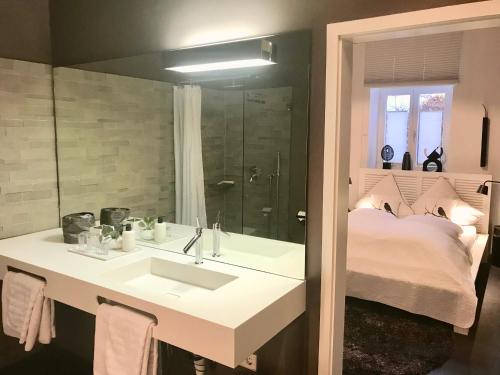 Puro-Design-Apartment Deluxe - very central - image 14