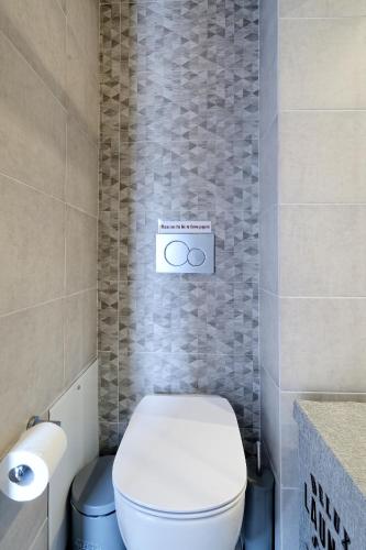 Studio Apartment image 10