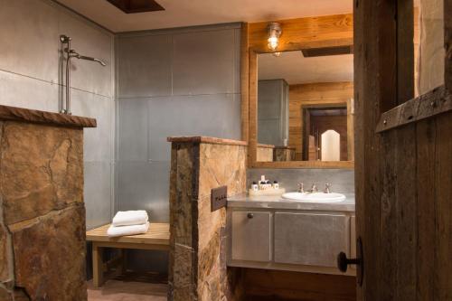 Wilderness Lodge - image 4
