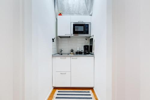 Lovely and modern nest near the Colosseum, Rzym (zdjęcie 2)