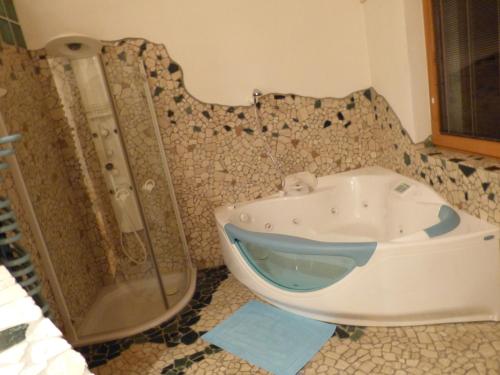 Bathroom, Sagmeister Loft in Hermagor