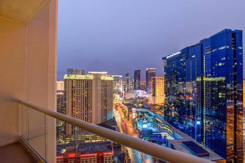 Penthouse Suite With Strip View At The Signature At Mgm Grand In Nv