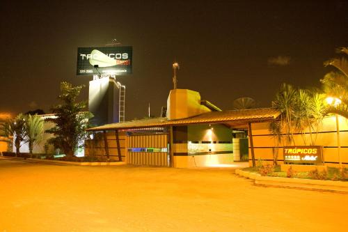 Trópicos Motel 2