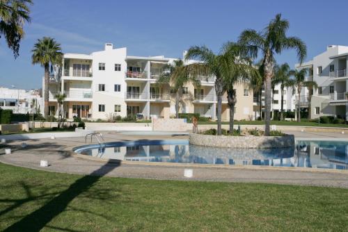 Alvor Vila da Praia Pool & Garden View in ตอรัลตา