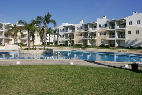 Alvor Vila da Praia Pool & Garden View in ตอรัลตา