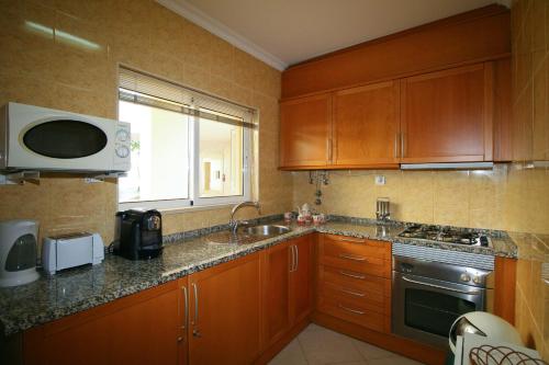 Alvor Vila da Praia Pool & Garden View in ตอรัลตา