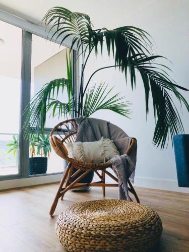 Fasiliteter, Staying Places - The Avenue in Turner