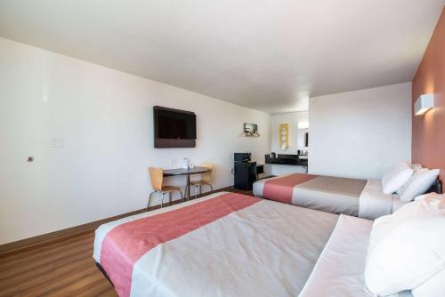 Motel 6-Connellys Springs, NC in Hickory, USA