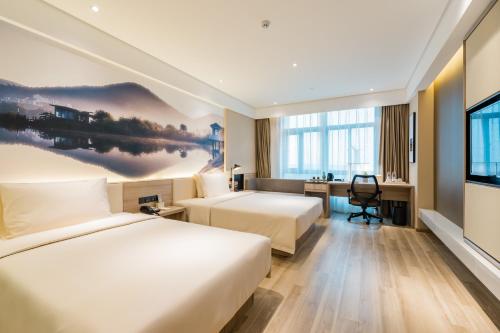 Atour Hotel (Nanjing Xingang Development Area)