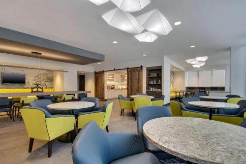 Hyatt Place Iowa City Downtown University - main image