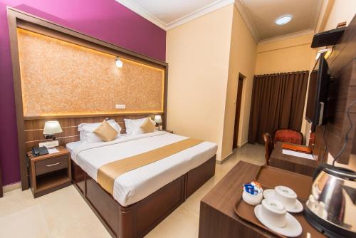 Kallada Golden Hotel in Kodakara